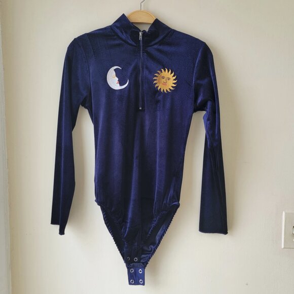 ₊˚ 🌜.⋆ Samantha Pleet NWT Sun + Moon velvet bodysuit ⋆🌞⁺₊ - Picture 4 of 9